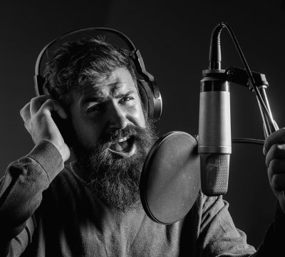 Locutores Profissionais: Voz Humana x Inteligência Artificial